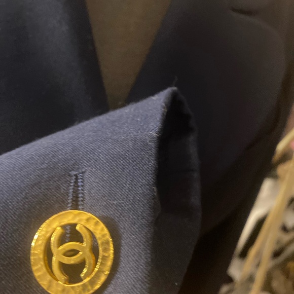 Vintage Chanel navy wool blazer - Picture 7 of 16